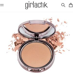 Girlactik NIB Luminous Face Powder Fair